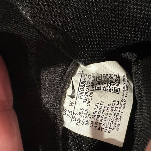 EUC, Women's Nike InfinityRN 4 running shoes, size 7.5 wide - Picture 4 of 7